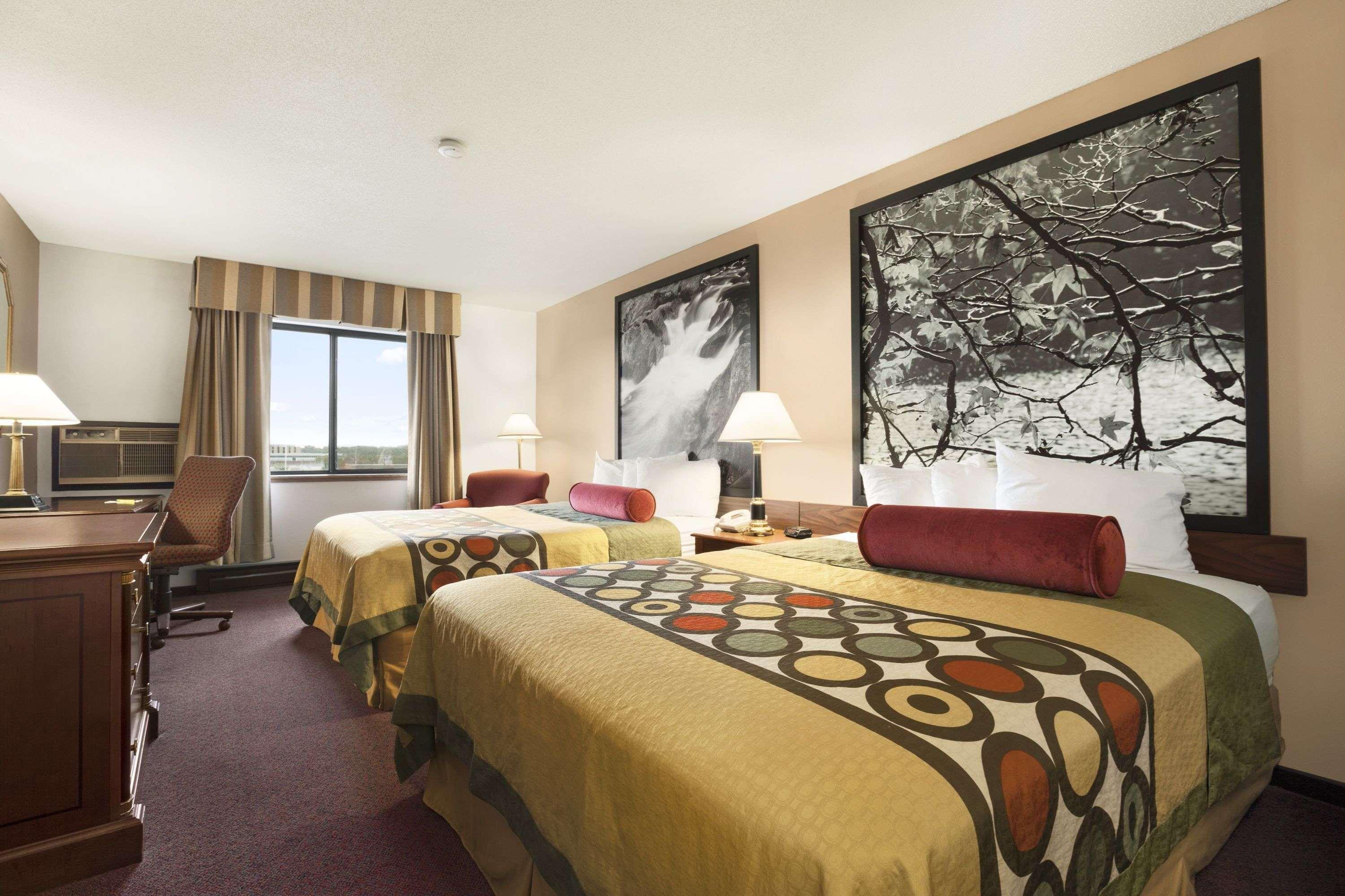 מלון Super 8 By Wyndham Milwaukee Airport מראה חיצוני תמונה
