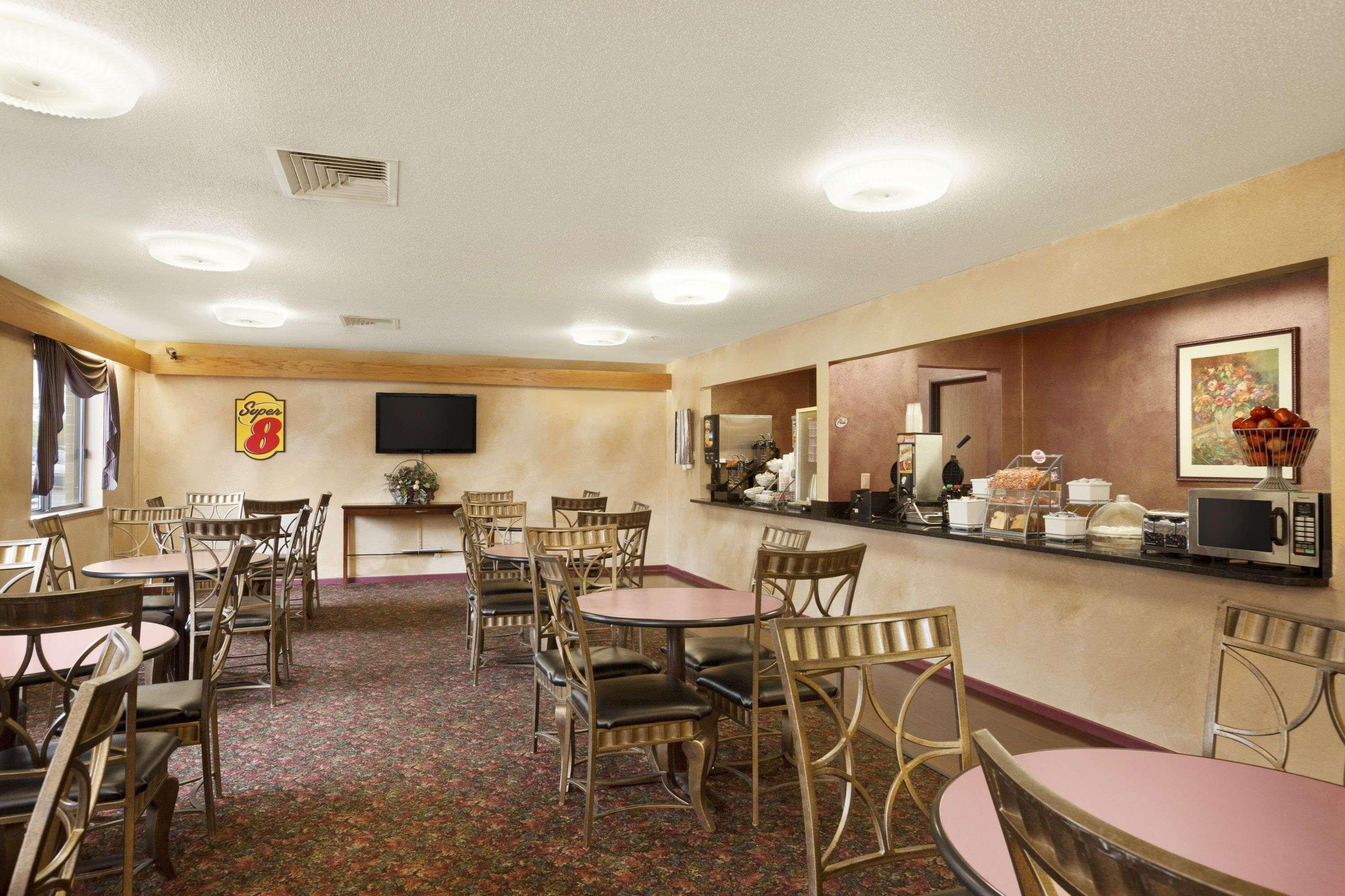 מלון Super 8 By Wyndham Milwaukee Airport מראה חיצוני תמונה