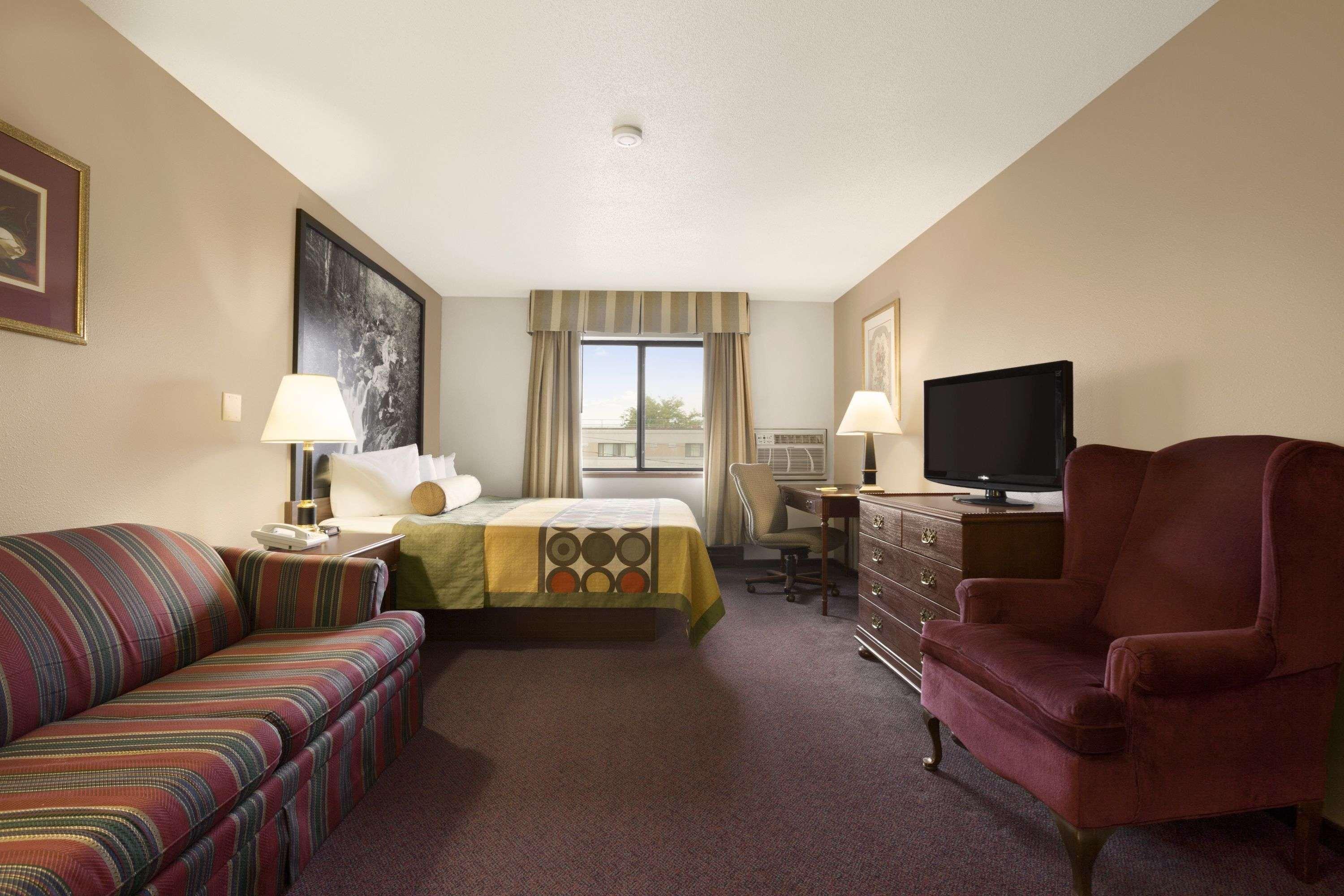 מלון Super 8 By Wyndham Milwaukee Airport מראה חיצוני תמונה