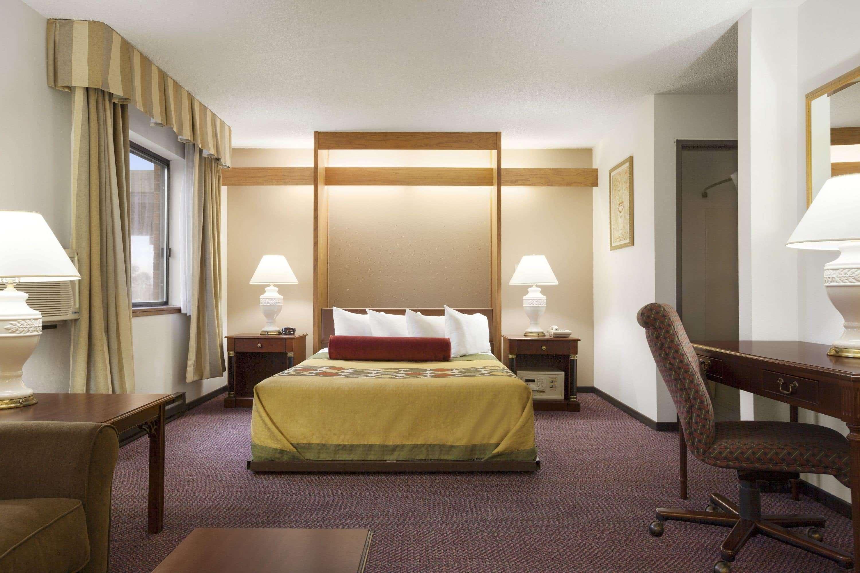 מלון Super 8 By Wyndham Milwaukee Airport מראה חיצוני תמונה