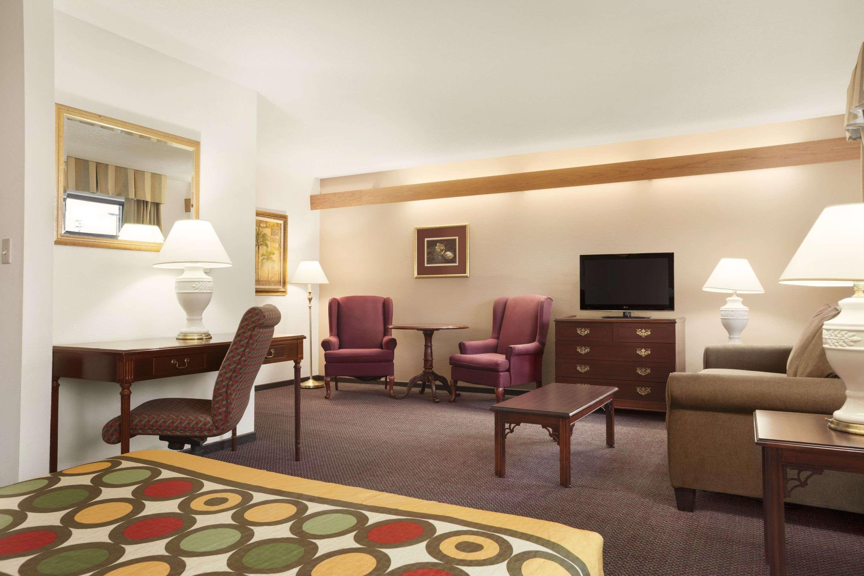 מלון Super 8 By Wyndham Milwaukee Airport מראה חיצוני תמונה