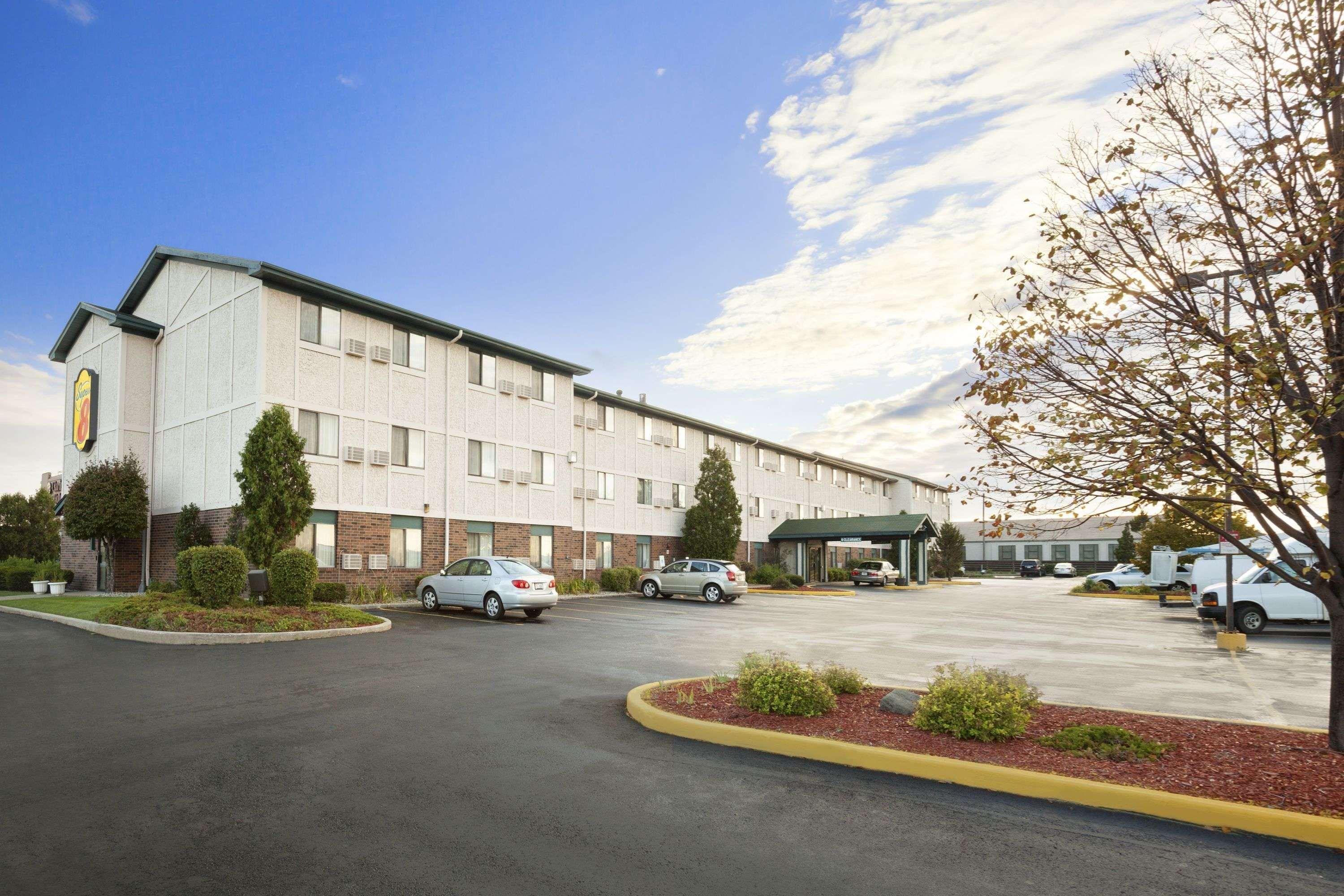 מלון Super 8 By Wyndham Milwaukee Airport מראה חיצוני תמונה