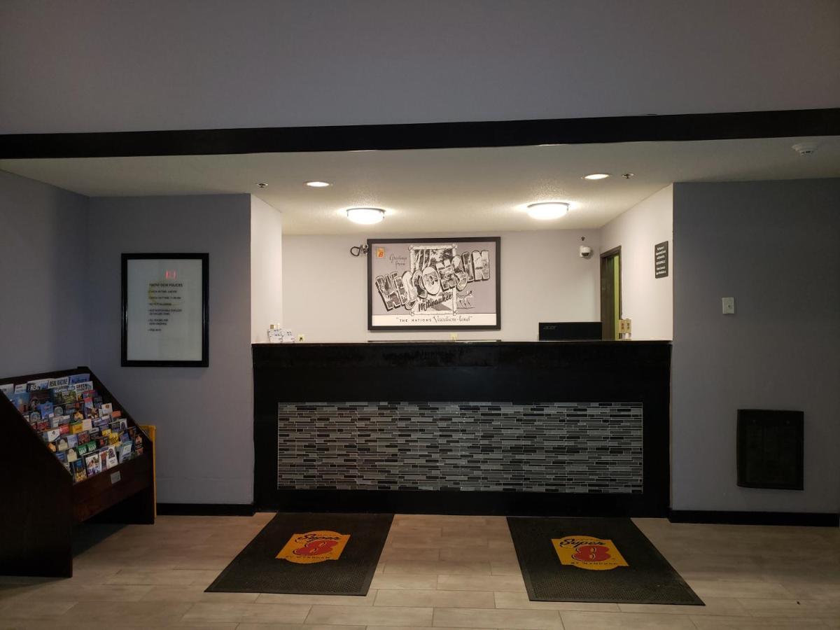 מלון Super 8 By Wyndham Milwaukee Airport מראה חיצוני תמונה
